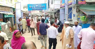 ময়মনসিংহে জেলা আইনজীবী সমিতির কার্যকরী পরিষদ নির্বাচন চলছে